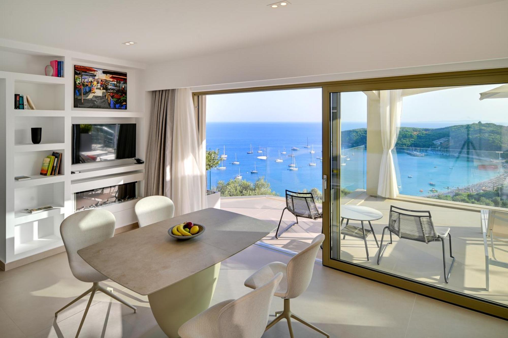 Livinghome Suites Parga Exterior photo