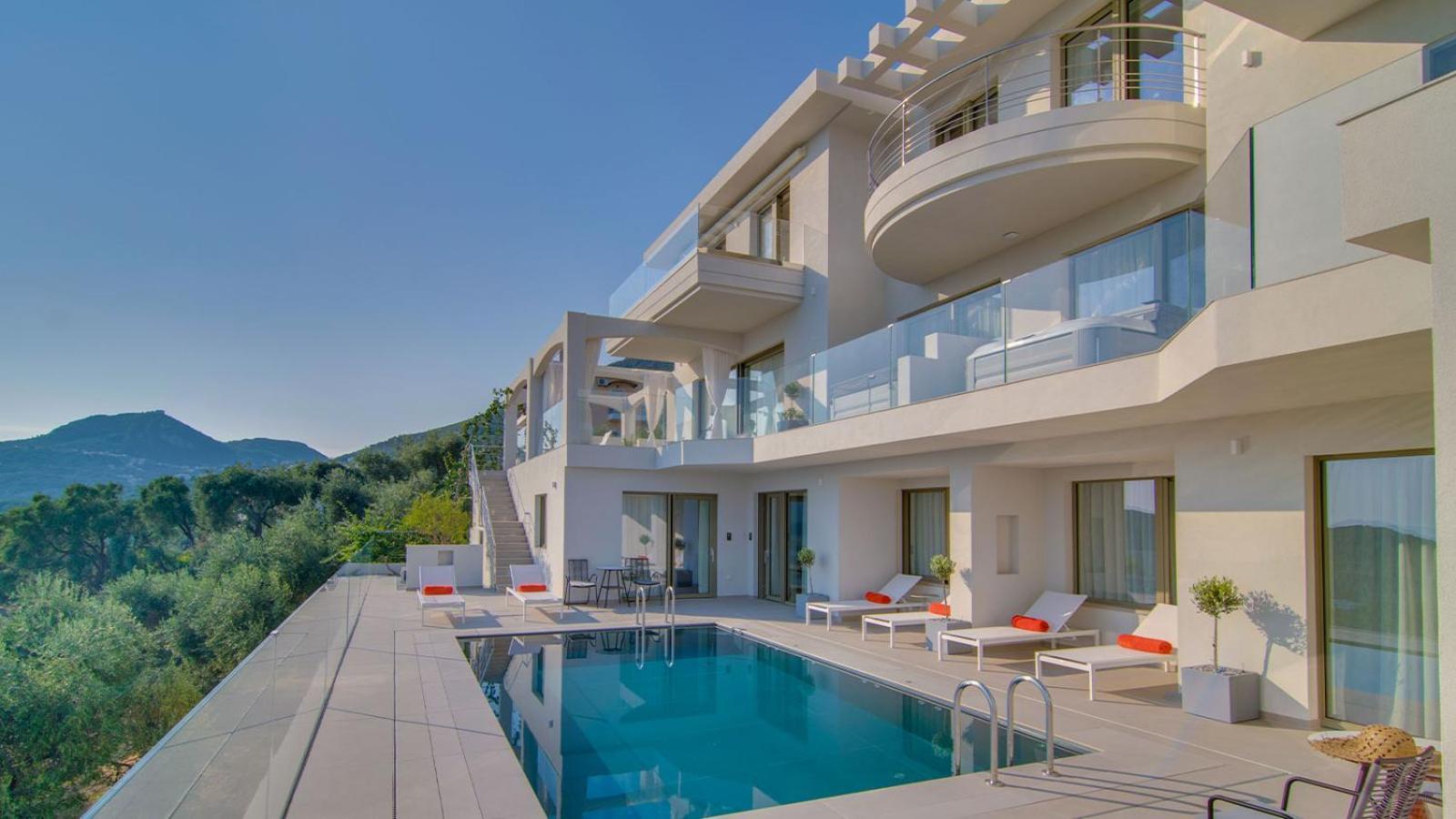 Livinghome Suites Parga Exterior photo